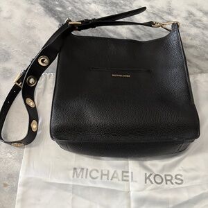 Michael kora black sachet bah